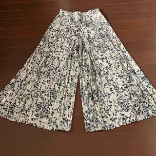 PLEATS PLEASE ISSEY MIYAKE(パンツ ・ ホワイト/白色系)の PLEATS PLEASE ISSEY MIYAKE(パンツ ・ ホワイト/白色系)の
