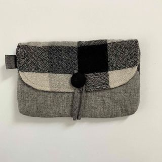 ふわふわモノトーンミニポーチ　通帳入れ　お薬手帳入れ　小物入れ　ハンドメイド(ポーチ)
