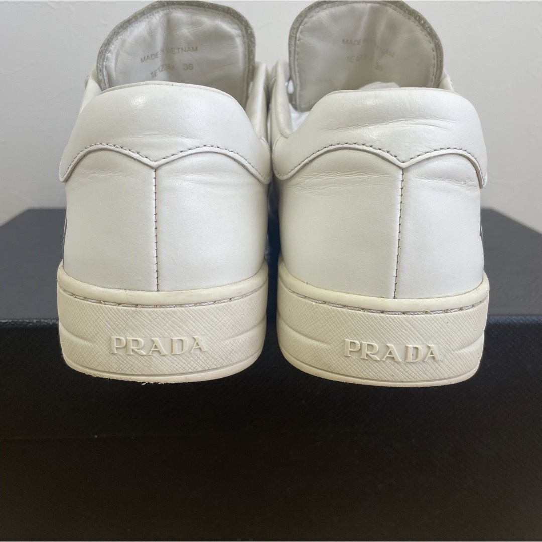 PRADA - PRADA プラダ ロゴ レディース スニーカー 36 23センチ PRADA - PRADA プラダ ロゴ レディース スニーカー 36 23センチ