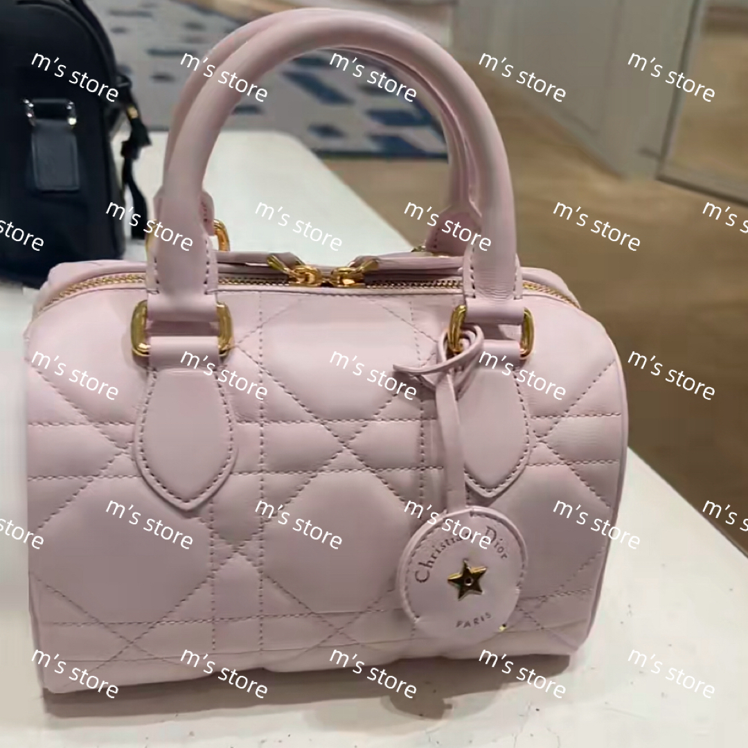 Christian Dior(クリスチャンディオール)の新品 定価以下 ディオール Dior Groove 20 バッグ スモール レディースのバッグ(ハンドバッグ)の商品写真