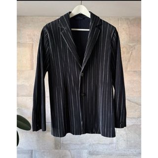 ISSEY MIYAKE(テーラードジャケット)のフリマアイテム一覧 ISSEY MIYAKE(テーラードジャケット)のフリマアイテム一覧
