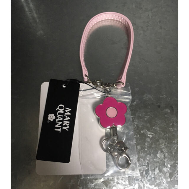 MARY QUANT 新品 マリークワント デイジーリールII キーホルダー ピンクの通販 by nbnn's ｜マリークワントならラクマ