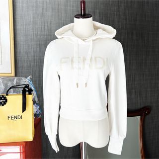 FENDI(パーカー)のフリマアイテム一覧 FENDI(パーカー)のフリマアイテム一覧