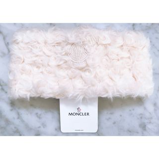 MONCLER(マフラー/ストール)のフリマアイテム一覧 MONCLER(マフラー/ストール)のフリマアイテム一覧