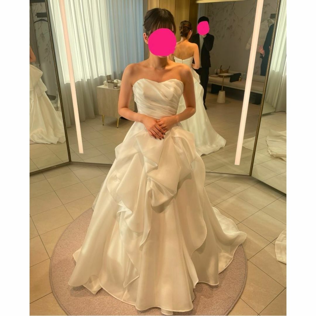 ウエディングドレス ラッフルフリル ベアトップ 優雅なシルエット 結婚式