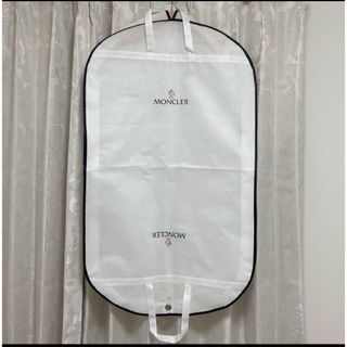 MONCLER(押し入れ収納/ハンガー)のフリマアイテム一覧 MONCLER(押し入れ収納/ハンガー)のフリマアイテム一覧