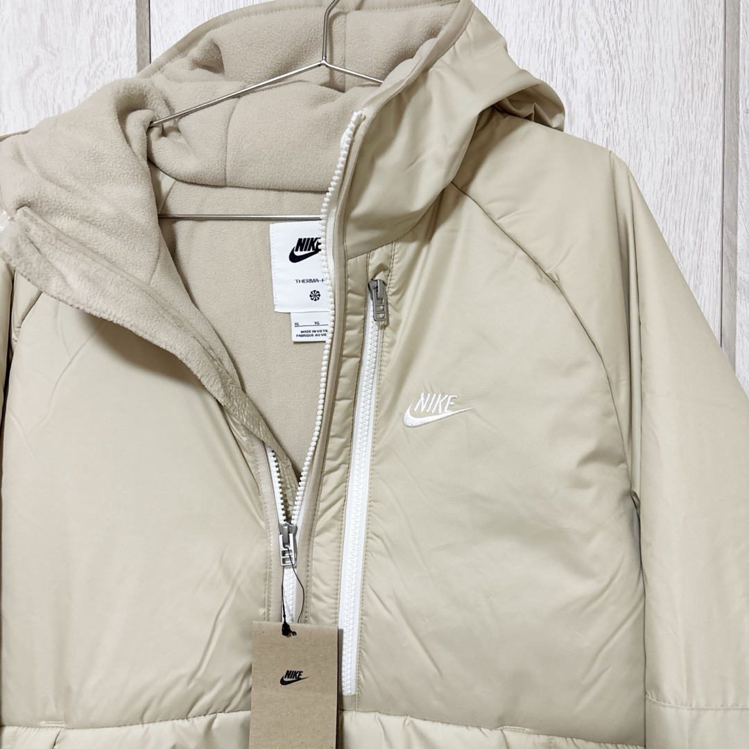 NIKE - 定価17710円☆NIKE☆中綿ジャケット☆ベージュ☆XLサイズ NIKE - 定価17710円☆NIKE☆中綿ジャケット☆ベージュ☆XLサイズ