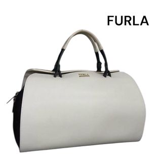 FURLA(ホワイト/白色系)のフリマアイテム一覧 FURLA(ホワイト/白色系)のフリマアイテム一覧