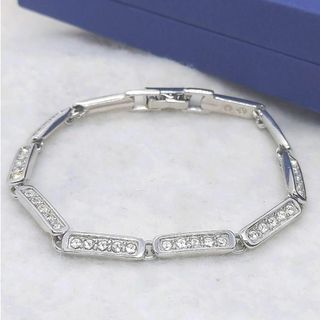 SWAROVSKI - 【美品】スワロフスキー MARCH OWL バングルの通販 SWAROVSKI - 【美品】スワロフスキー MARCH OWL バングルの通販