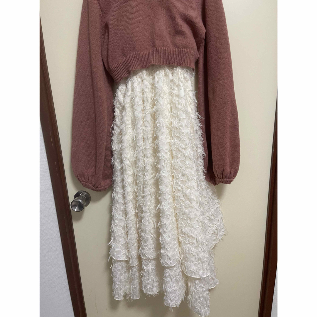 お値下げ済み　大人気！ミストレアス　ワンピースとカーディガン　セットアップ レディースのワンピース(ロングワンピース/マキシワンピース)の商品写真