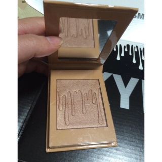 カイリーコスメティックス(Kylie Cosmetics)のkylie  kyligther   chocolate cherry(フェイスカラー)