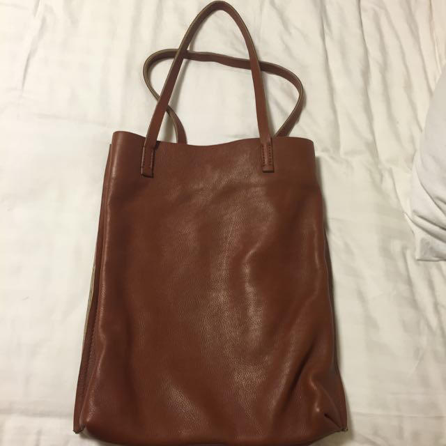 ZARA(ザラ)のZARA 牛革レザーバッグ レディースのバッグ(トートバッグ)の商品写真