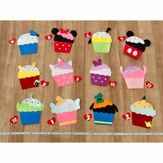 ディズニー　誕生日　誕生表(型紙/パターン)