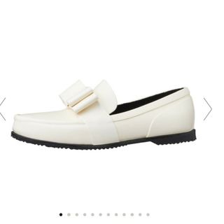 DIANA - 【未使用品】厚底軽量タッセルローファー ホワイト 白 DIANA - 【未使用品】厚底軽量タッセルローファー ホワイト 白