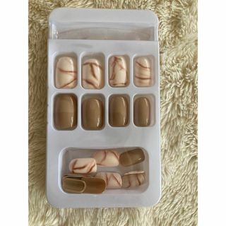 マーブル模様 ネイルチップ　落ち着いたデザイン　 女性　人気　24枚セット(ネイルチップ)
