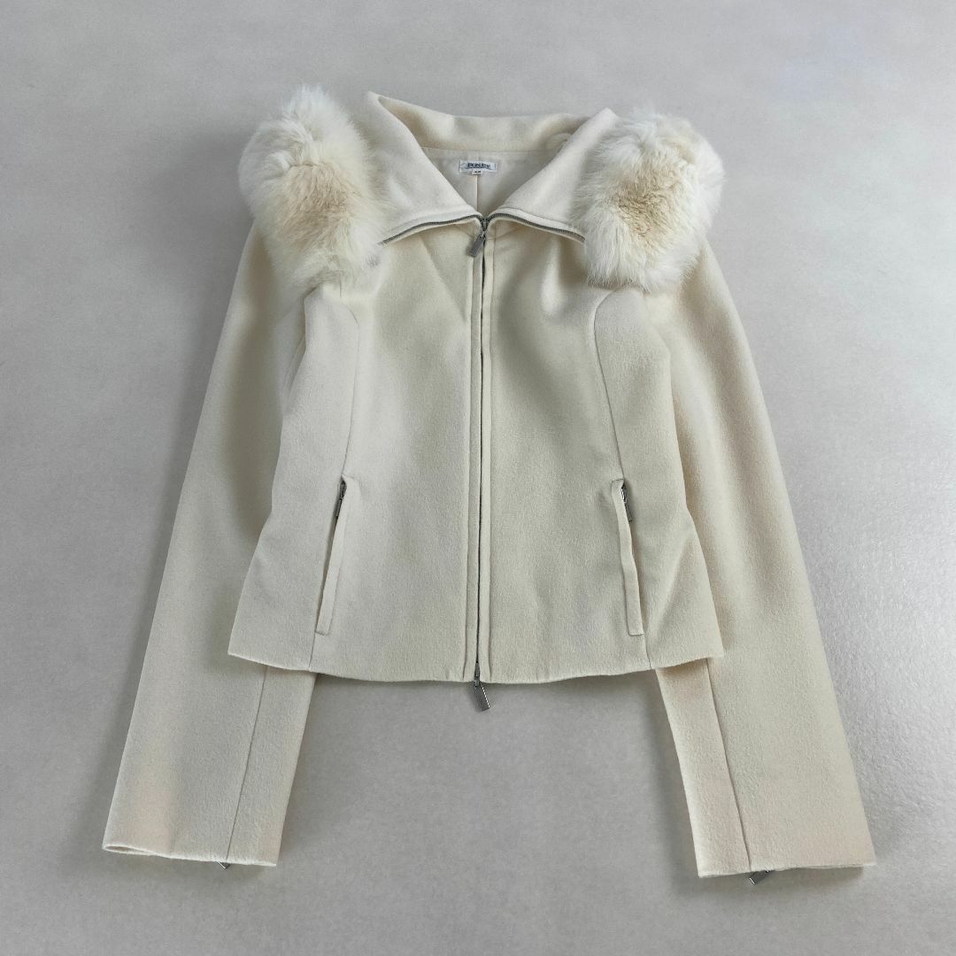 美品 フォクシー ブルゾン カシミヤ100% フォックスファー 白 美品 フォクシー ブルゾン カシミヤ100% フォックスファー 白