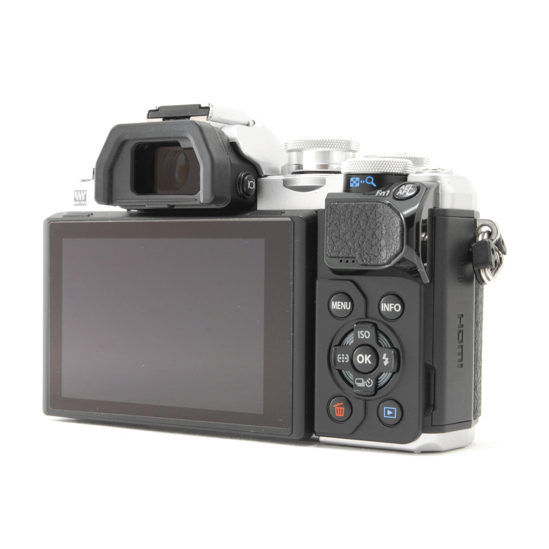 ✨極美品✨オリンパス OM-D E-M10 MARK Ⅲ❤️1,868ショット! ✨極美品✨オリンパス OM-D E-M10 MARK Ⅲ❤️1,868ショット!