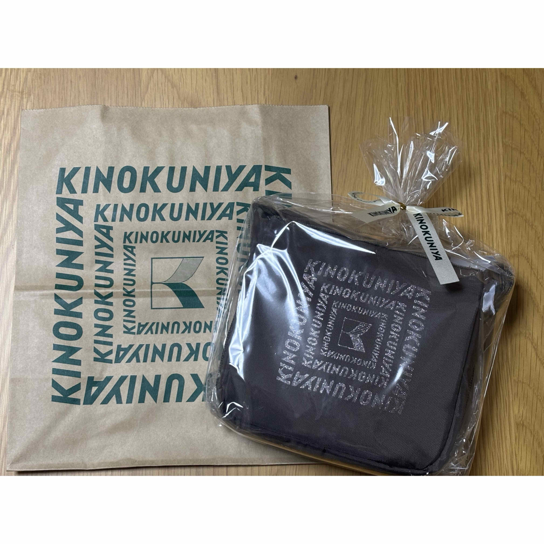 紀ノ国屋　KINOKUNIYA  　東京限定　折り畳める保冷バッグ +紙袋付き レディースのバッグ(エコバッグ)の商品写真