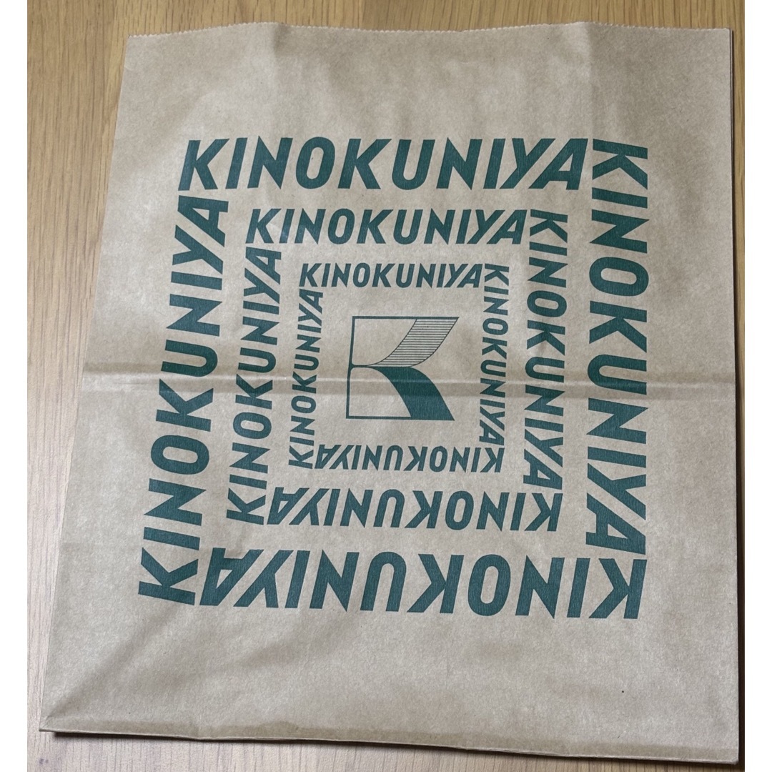 紀ノ国屋　KINOKUNIYA  　東京限定　折り畳める保冷バッグ +紙袋付き レディースのバッグ(エコバッグ)の商品写真
