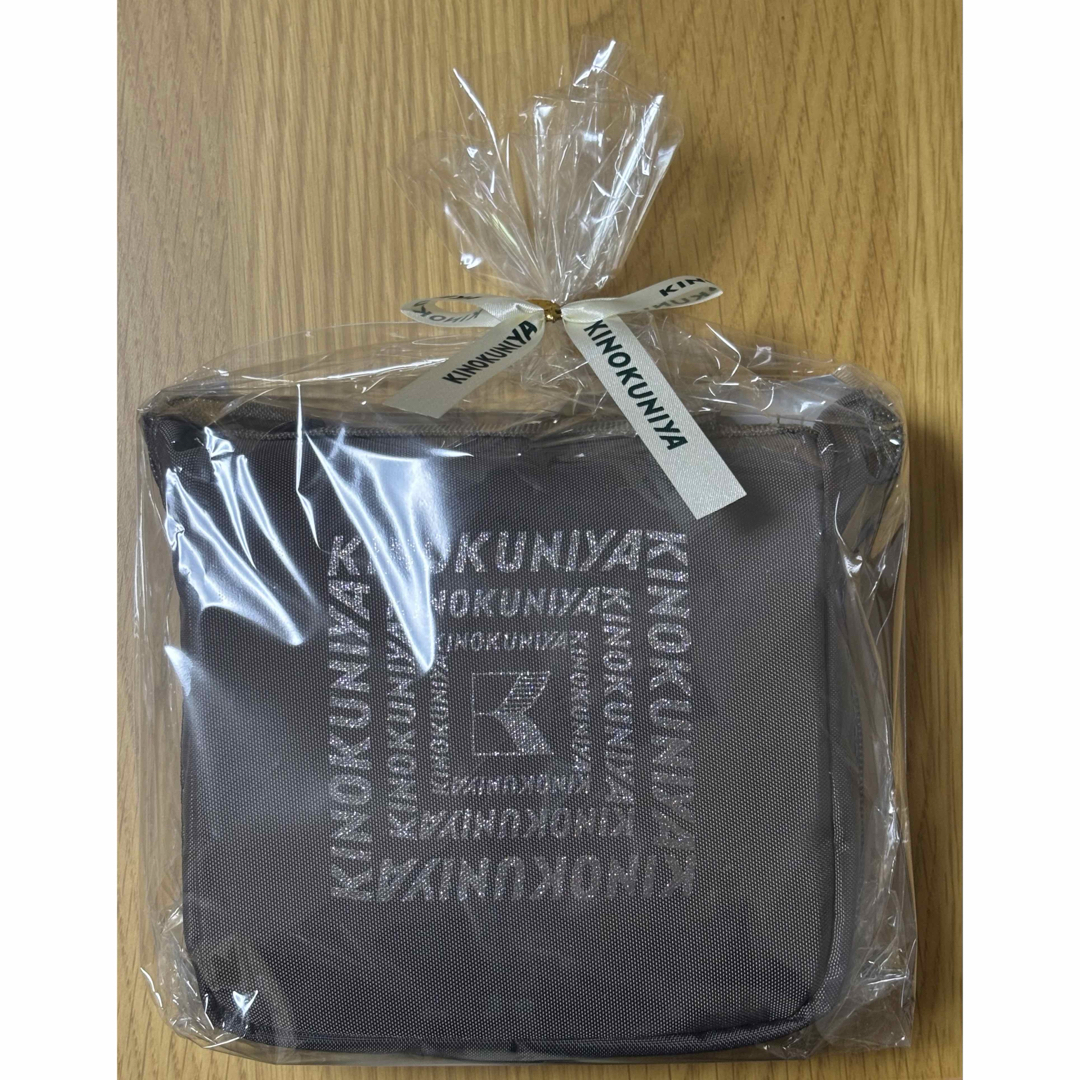 紀ノ国屋　KINOKUNIYA  　東京限定　折り畳める保冷バッグ +紙袋付き レディースのバッグ(エコバッグ)の商品写真