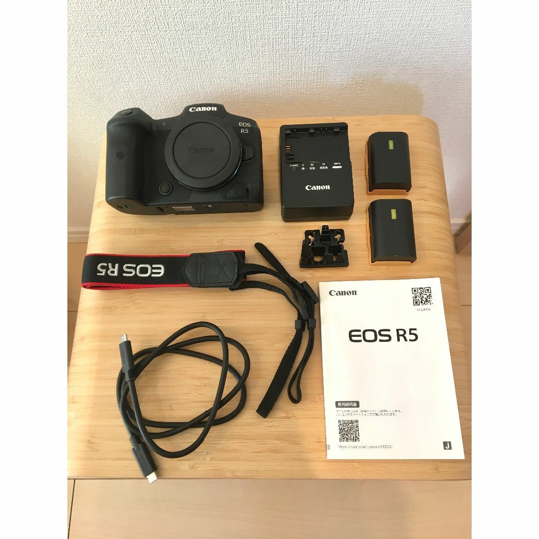 Canon - Canon EOS R5 ボディ【極美品】バッテリ２個・カット数4000枚以下