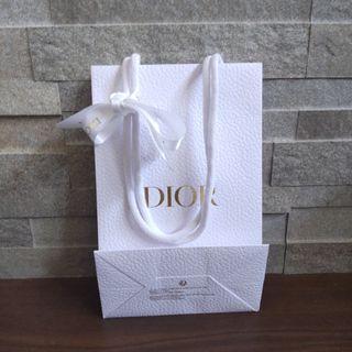 Christian Dior(ショップ袋 ・ ゴールド/金色系)のフリマ Christian Dior(ショップ袋 ・ ゴールド/金色系)のフリマ