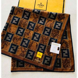 FENDI - ほぼ未使用品☆フェンディ スカーフ ラッピー FENDI - ほぼ未使用品☆フェンディ スカーフ ラッピー