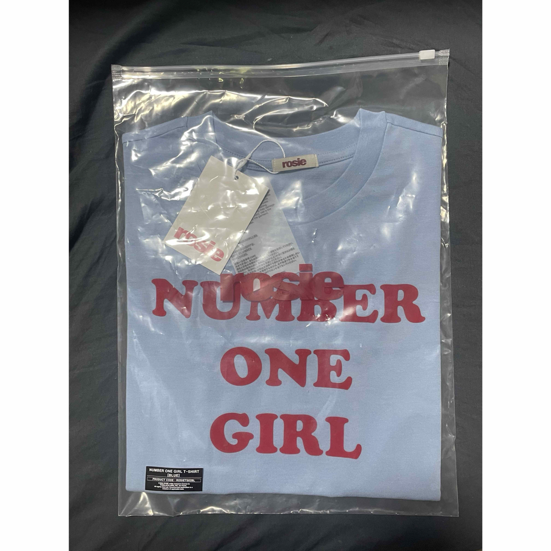 BLACKPINK(ブラックピンク)のrosie NUMBER ONE GIRL Tシャツ ブルー レディースのトップス(Tシャツ(半袖/袖なし))の商品写真