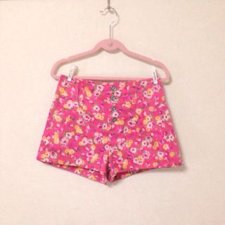 ザラ(ZARA)の花柄ハイウエストショーパン(ショートパンツ)