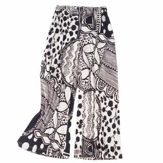 PLEATS PLEASE ISSEY MIYAKE(パンツ ・ ホワイト/白色系)の PLEATS PLEASE ISSEY MIYAKE(パンツ ・ ホワイト/白色系)の
