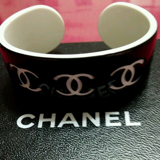 CHANEL(シャネル)のCHANELバングル レディースのアクセサリー(ブレスレット/バングル)の商品写真