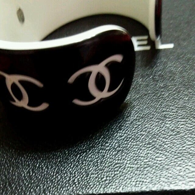 CHANEL(シャネル)のCHANELバングル レディースのアクセサリー(ブレスレット/バングル)の商品写真