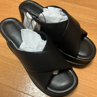 UNIQLO(サンダル ・ ブラック/黒色系)のフリマアイテム一覧 UNIQLO(サンダル ・ ブラック/黒色系)のフリマアイテム一覧