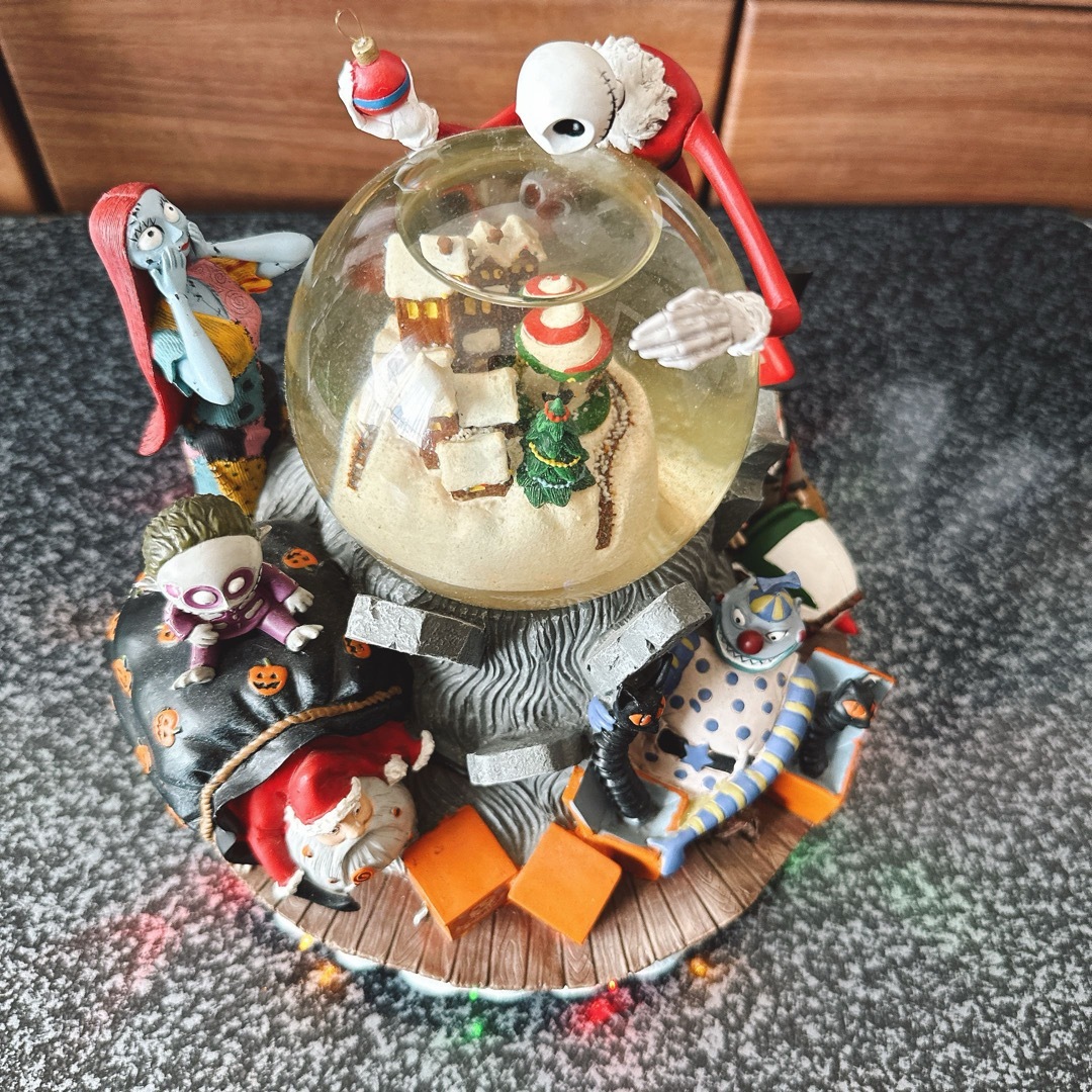 ディズニーストア スノードーム ナイトメアビフォアクリスマス ディズニーストア スノードーム ナイトメアビフォアクリスマス