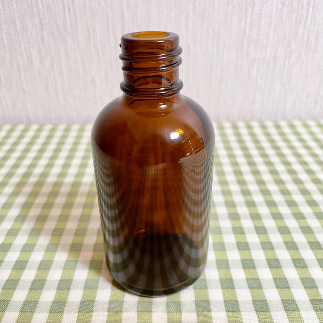 ルシードエル ヘアオイルの空き瓶 茶色 ブラウン インテリア/住まい/日用品のキッチン/食器(容器)の商品写真