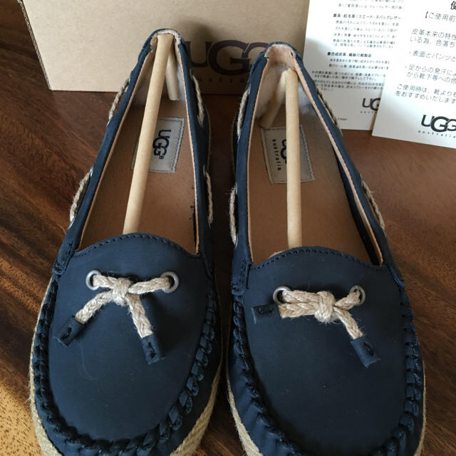 UGG(アグ)の正規品‼️新品・未使用 UGG ウィメンズ  CHIVON AP レディースの靴/シューズ(スリッポン/モカシン)の商品写真