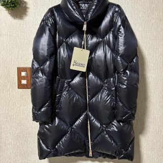 HERNO - HERNO ヘルノ ダウンコート44サイズ♡の通販 by HERNO - HERNO ヘルノ ダウンコート44サイズ♡の通販 by