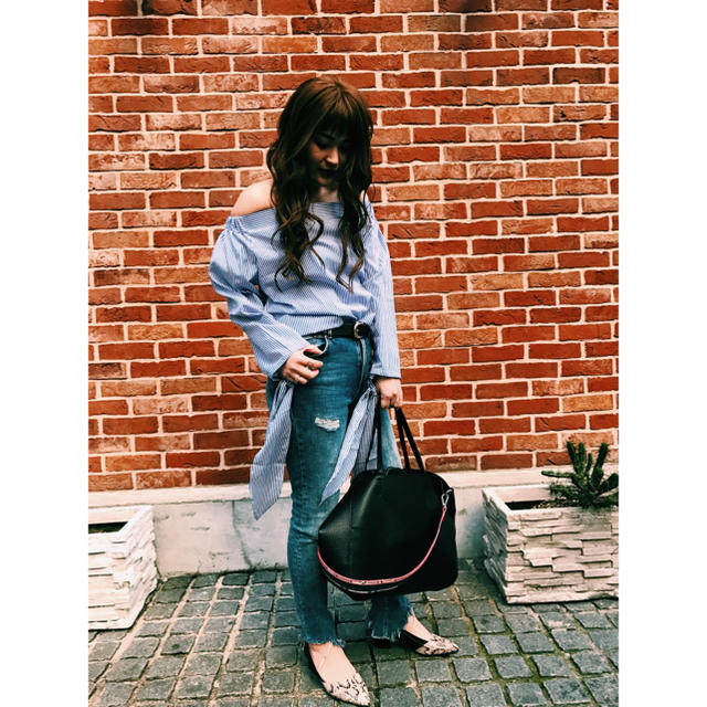 ZARA(ザラ)のオフショル♡ストライプブラウス レディースのトップス(シャツ/ブラウス(長袖/七分))の商品写真