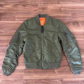 ALPHA INDUSTRIES - アルファ MA-1 フライトジャケット ALPHA INDUSTRIES - アルファ MA-1 フライトジャケット