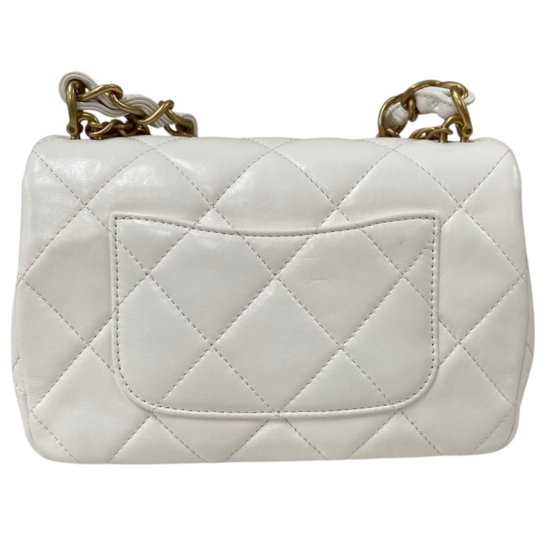 CHANEL - シャネル CHANEL マトラッセ スモールフラップバッグ AS4012 ホワイト ゴールド金具 シャイニーラム レディース ショルダーバッグ CHANEL - シャネル CHANEL マトラッセ スモールフラップバッグ AS4012 ホワイト ゴールド金具 シャイニーラム レディース ショルダーバッグ