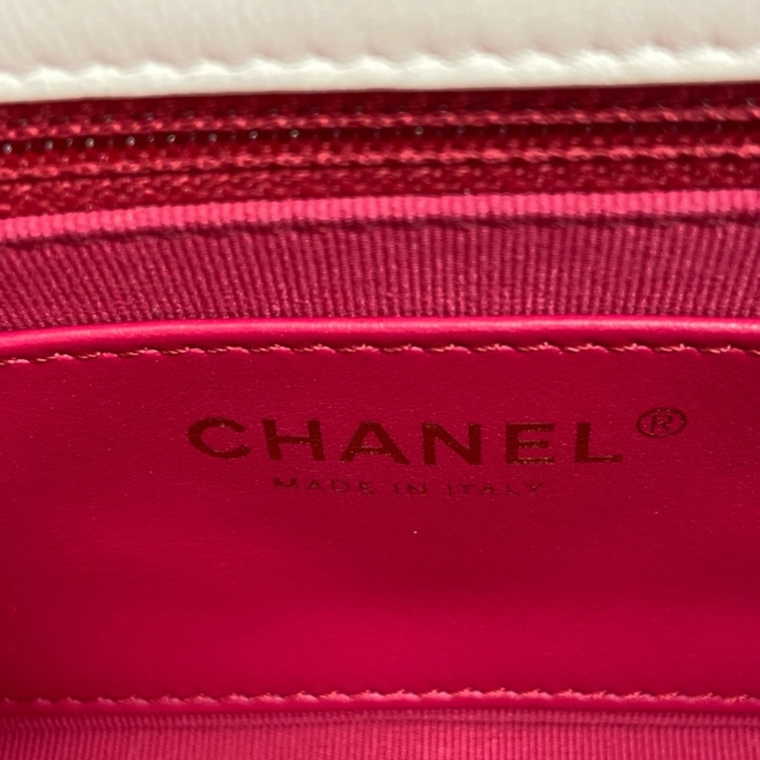 CHANEL - シャネル CHANEL マトラッセ スモールフラップバッグ AS4012 ホワイト ゴールド金具 シャイニーラム レディース ショルダーバッグ CHANEL - シャネル CHANEL マトラッセ スモールフラップバッグ AS4012 ホワイト ゴールド金具 シャイニーラム レディース ショルダーバッグ