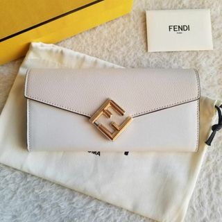 FENDI - ほぼ新品✨フェンディ 三つ折り財布 FFダイヤモンド FENDI - ほぼ新品✨フェンディ 三つ折り財布 FFダイヤモンド