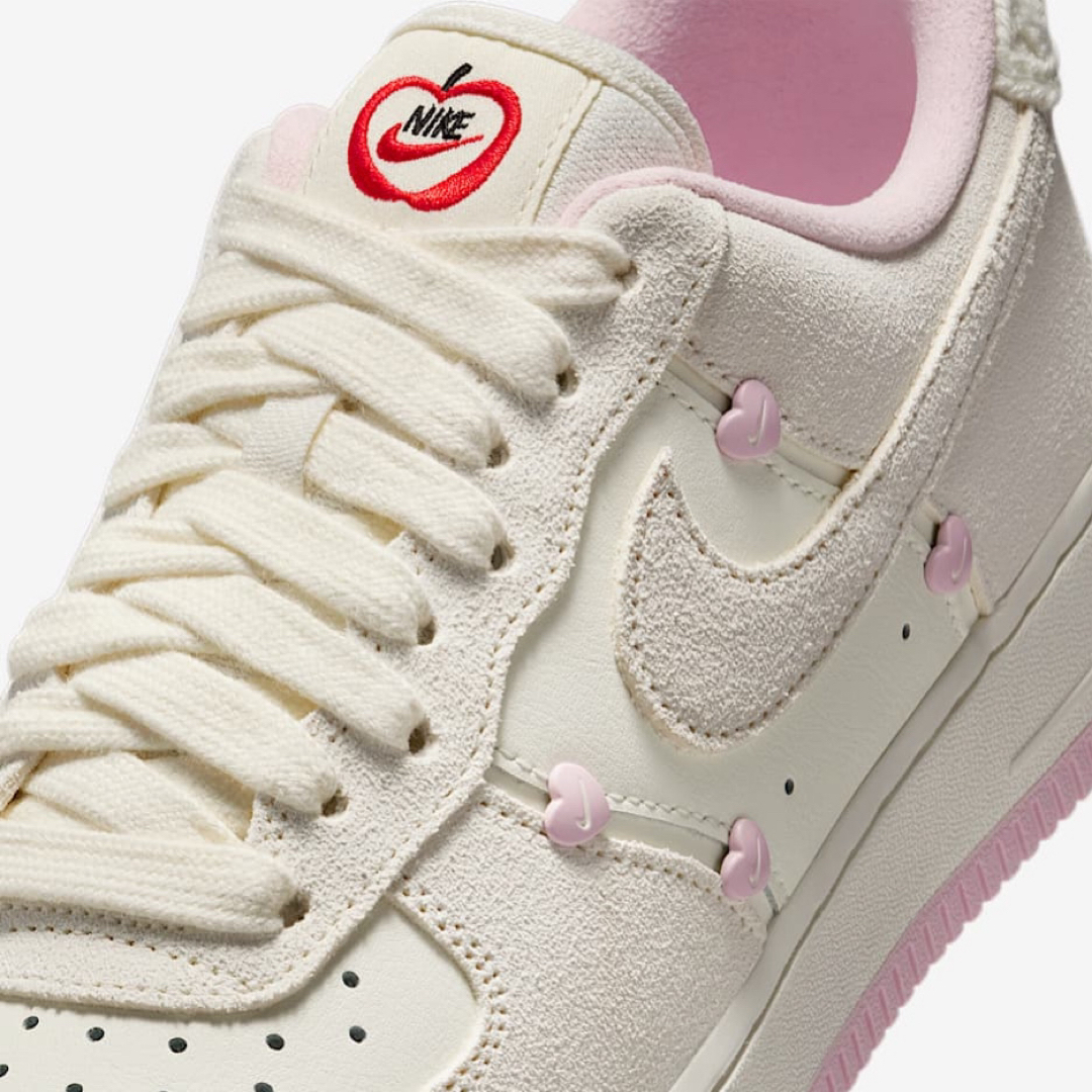NIKE - 【新品24cm】NIKE W エアフォース1'07 セイル/ピンク NIKE - 【新品24cm】NIKE W エアフォース1'07 セイル/ピンク