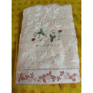 ウェッジウッド(WEDGWOOD)のウェッジウッド バスタオル ベリー刺繍p(タオル/バス用品)