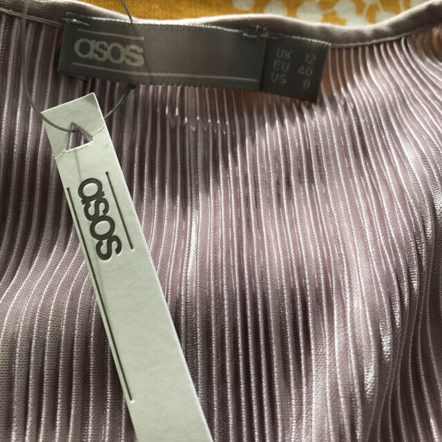 asos(エイソス)の日本未入荷 asos 新品 期間限定値下げ！ タグ付き 光沢カシュクールワンピ レディースのワンピース(ひざ丈ワンピース)の商品写真