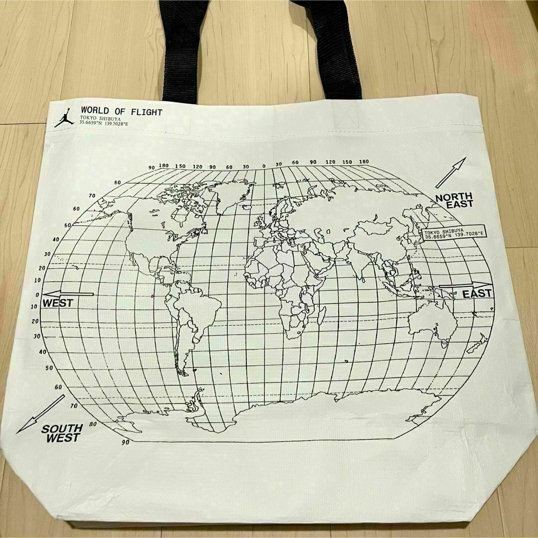 Jordan Brand(NIKE)(ジョーダン)の美品/NIKE World of Flight Tokyo ショッパー Mサイズ レディースのバッグ(エコバッグ)の商品写真