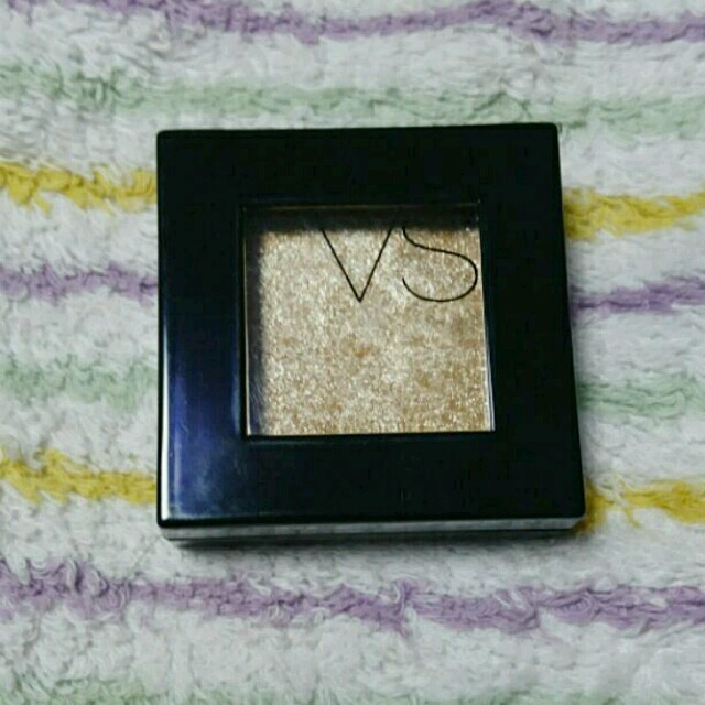 Victoria's Secret(ヴィクトリアズシークレット)のヴィクトリアシークレット アイシャドウ コスメ/美容のベースメイク/化粧品(アイシャドウ)の商品写真