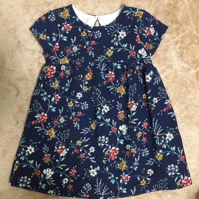 ZARA KIDS(ザラキッズ)のzarababy花柄ワンピース♡ キッズ/ベビー/マタニティのベビー服(~85cm)(ワンピース)の商品写真