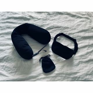 ムジルシリョウヒン(MUJI (無印良品))の【無印良品】ネッククッション＋アイマスク【セット販売】(旅行用品)