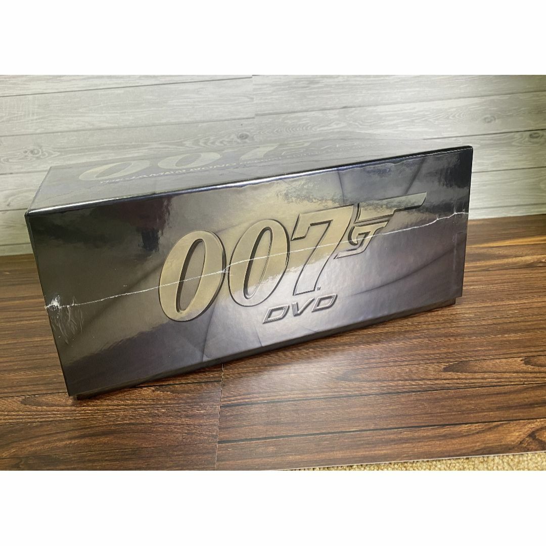 【新品オマケ4作品付き】007傑作40周年記念限定BOX エンタメ/ホビーのDVD/ブルーレイ(外国映画)の商品写真